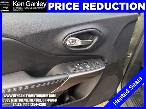 Used 2019 Jeep Cherokee Latitude Plus w/ Cold Weather Group image 11