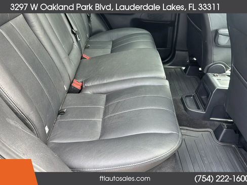 Used 2011 Land Rover LR2 HSE image 40