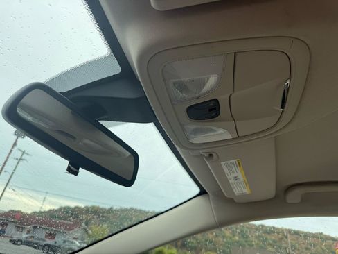 Used 2015 Chrysler 200 Limited FWD image 37