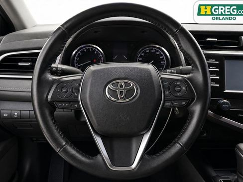 Used 2020 Toyota Camry SE FWD image 11