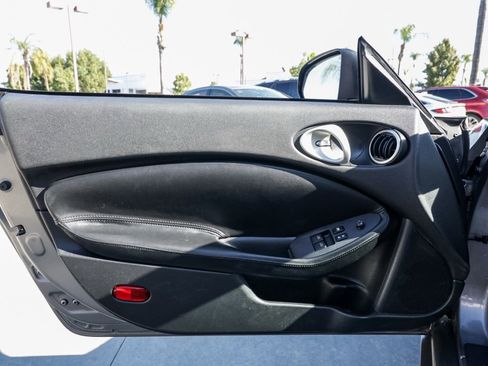 Used 2010 Nissan 370Z Coupe image 14