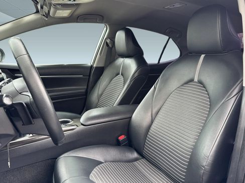 Used 2023 Toyota Camry SE FWD image 5