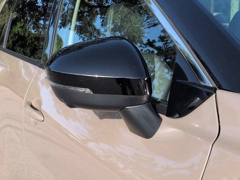 Used 2025 Nissan Rogue SL w/ Tech Package FWD image 11
