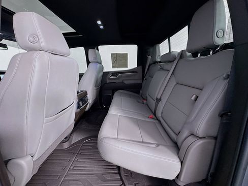 Used 2025 GMC Sierra 1500 SLT w/ SLT Premium Plus Package AWD/4WD image 23