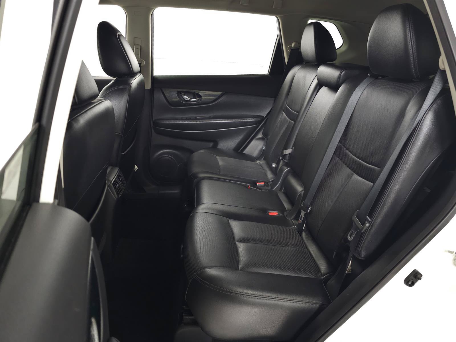 Used 2015 Nissan Rogue SL w/ SL Premium Package AWD/4WD image 30