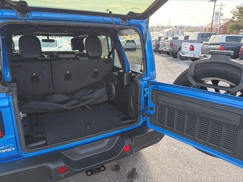 Certified 2021 Jeep Wrangler Unlimited Sahara w/ Cold Weather Group image 18