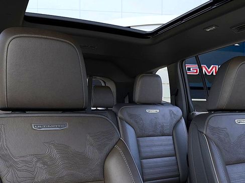 New 2026 GMC Acadia Denali Ultimate w/ LPO, Floor Liner Package AWD/4WD image 24