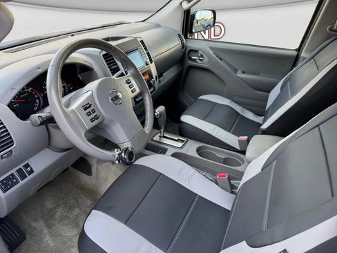 Used 2016 Nissan Frontier SV w/ SV Value Truck Package RWD image 12