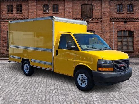 Used 2021 GMC Savana 3500 w/ Power Convenience Package image 3