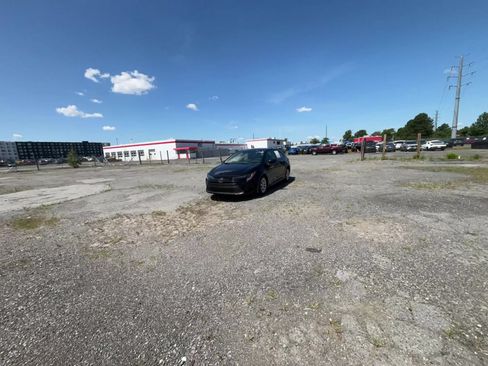 Used 2025 Toyota Corolla LE FWD image 10