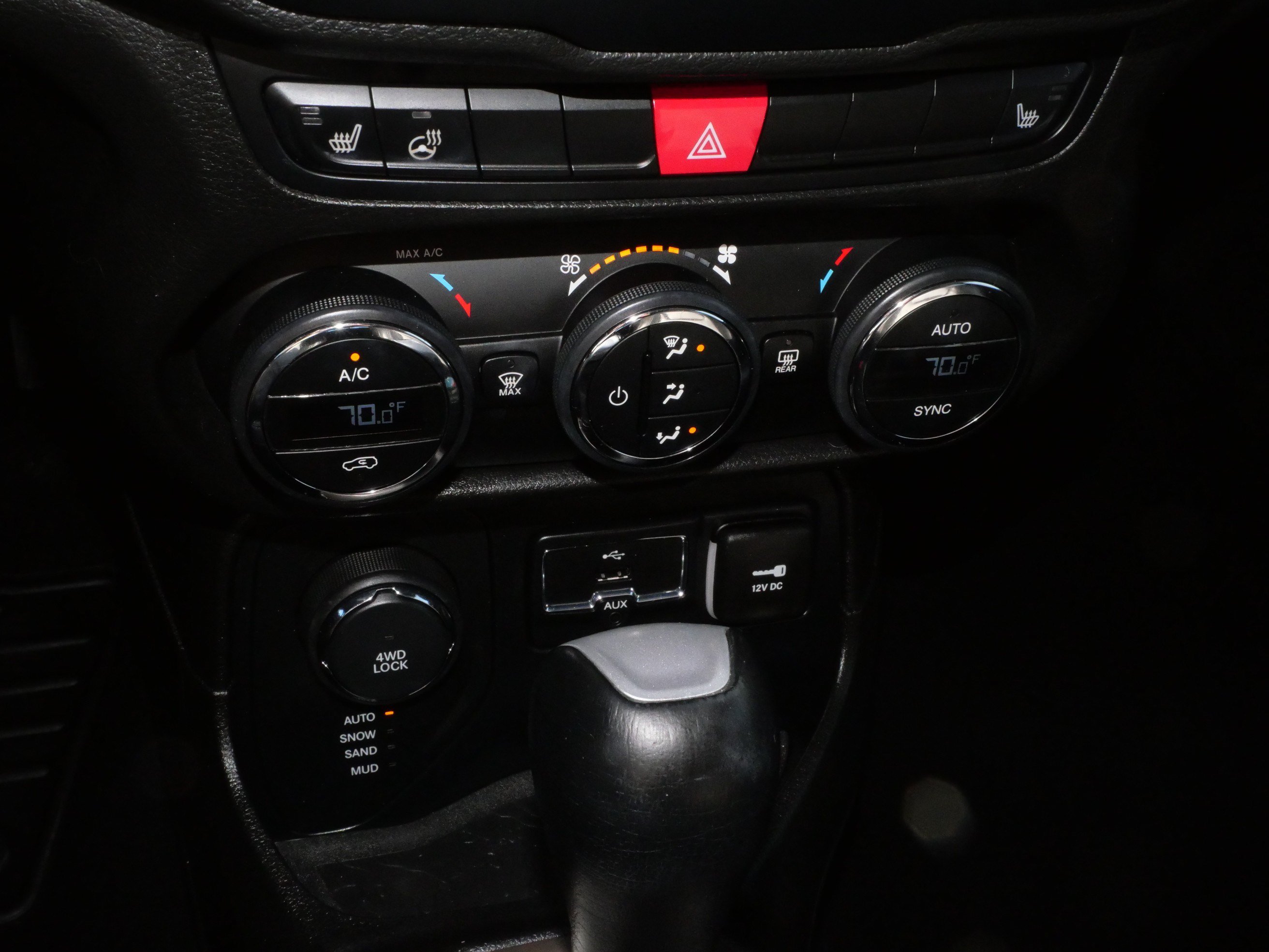 Used 2016 Jeep Renegade Limited AWD/4WD image 19