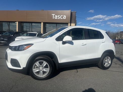 Used 2020 Chevrolet Trax LS w/ Tint and Cruise Package AWD/4WD image 2