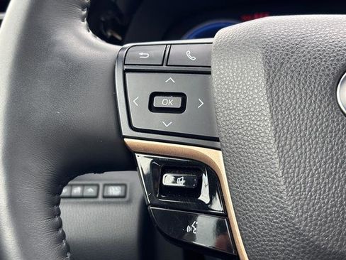 Used 2023 Toyota Crown w/ Advanced Technology Package image 22