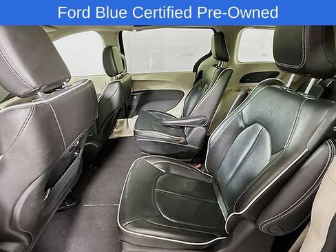Used 2023 Chrysler Pacifica Limited FWD image 39