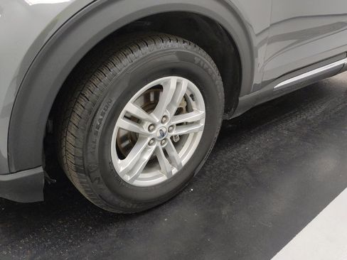 Used 2022 Ford Explorer XLT image 31