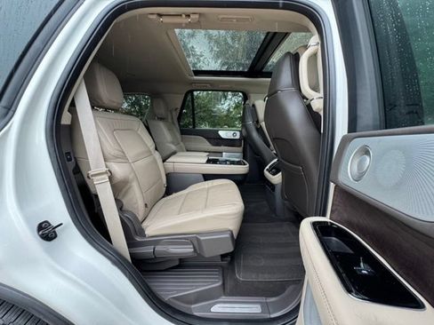 Used 2023 Lincoln Navigator Reserve AWD/4WD image 19