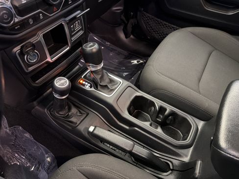 Used 2023 Jeep Wrangler Sport image 21