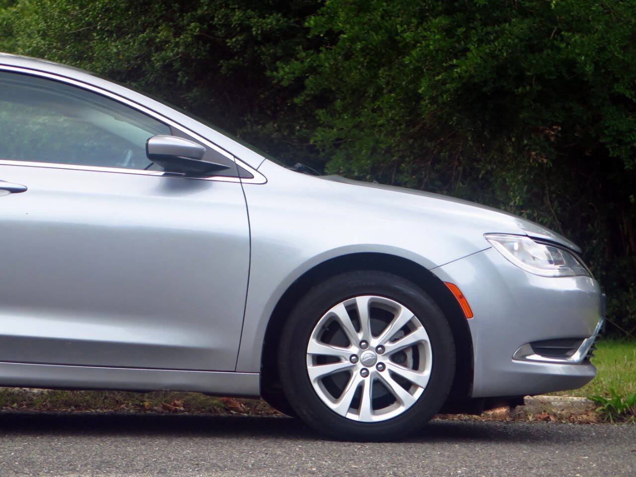 Used 2015 Chrysler 200 Limited w/ Convenience Group FWD image 35