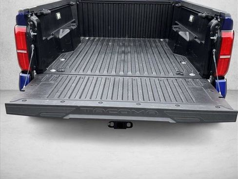 Certified 2025 Toyota Tacoma SR5 AWD/4WD image 8