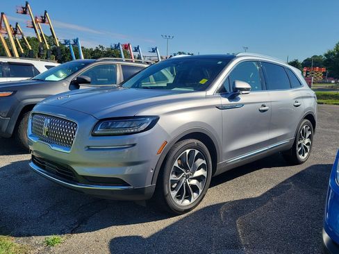 Used 2022 Lincoln Nautilus Reserve FWD image 4