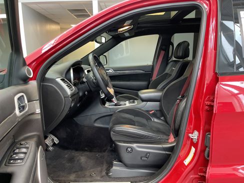 Used 2018 Jeep Grand Cherokee Trackhawk AWD/4WD image 19