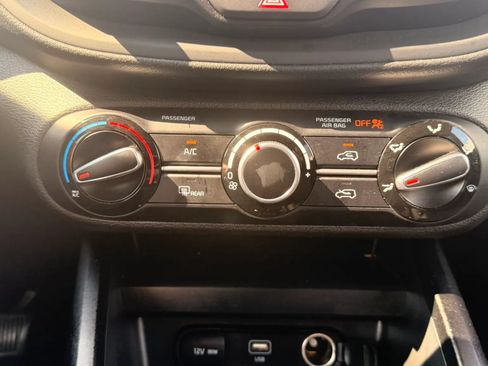 Used 2024 Kia Soul LX w/ Option Group 015 FWD image 24
