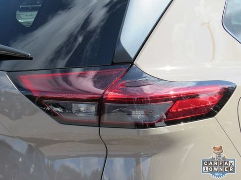 Certified 2025 Nissan Rogue SV FWD image 15