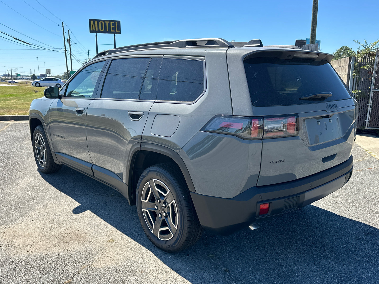 New 2026 Jeep Cherokee Laredo AWD/4WD image 8