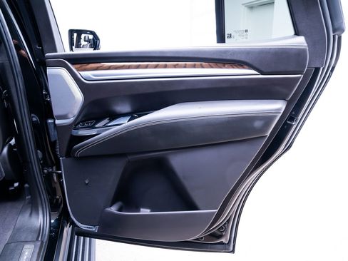 Used 2025 Cadillac Escalade Sport Platinum AWD/4WD image 24