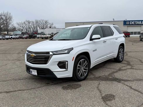 Used 2022 Chevrolet Traverse High Country image 1
