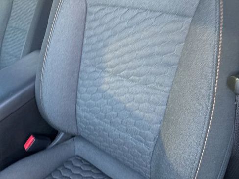 Used 2021 Chevrolet Equinox LT image 13