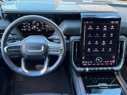 Used 2025 GMC Yukon XL Denali image 14