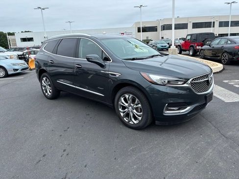 Used 2020 Buick Enclave Avenir w/ Avenir Technology Package AWD/4WD image 3