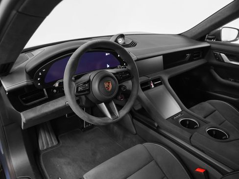 Certified 2025 Porsche Taycan GTS AWD/4WD image 4