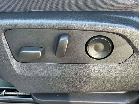 Used 2023 Chevrolet Silverado 1500 LT image 19