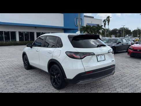 Certified 2025 Honda HR-V Sport image 10
