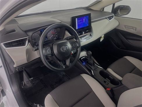 Used 2025 Toyota Corolla LE image 10