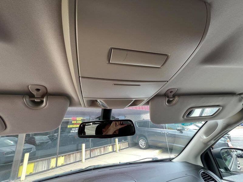 Used 2018 Dodge Grand Caravan SE w/ UConnect Hands-Free Group FWD image 24
