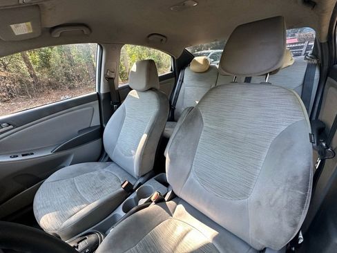 Used 2017 Hyundai Accent SE FWD image 13