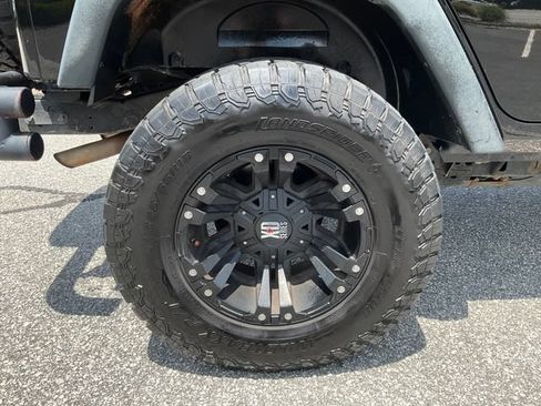 Used 2015 Jeep Wrangler Unlimited Rubicon w/ Connectivity Group AWD/4WD image 25