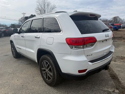 Used 2017 Jeep Grand Cherokee Limited image 3