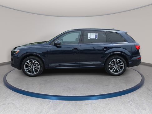 Certified 2025 Audi Q7 2.0T Premium w/ Convenience Plus Package AWD/4WD image 8
