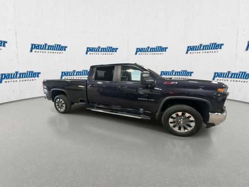Used 2024 Chevrolet Silverado 2500 LT AWD/4WD image 13