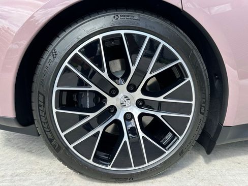 Used 2025 Porsche Taycan image 40