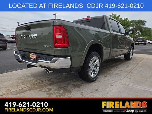 New 2026 RAM 1500 4x4 Crew Cab image 3