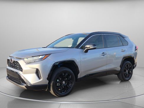 Certified 2025 Toyota RAV4 XSE image 2
