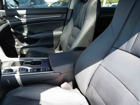 Used 2021 Honda Accord Touring image 10