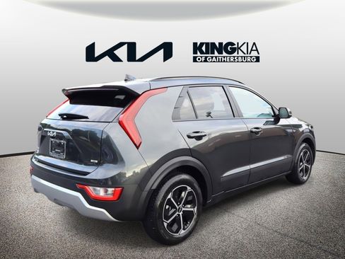 Certified 2024 Kia Niro LX FWD image 3