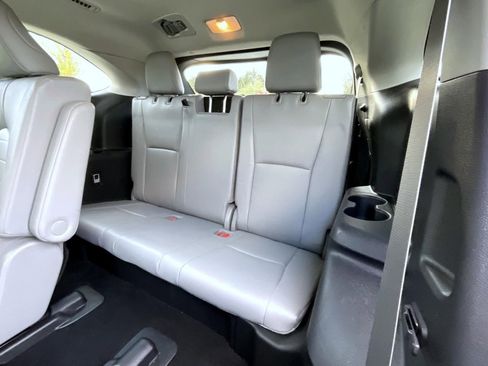 Used 2020 Toyota Highlander XLE w/ Protection Package #3 image 13