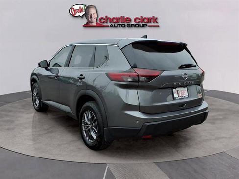 Used 2025 Nissan Rogue S image 3